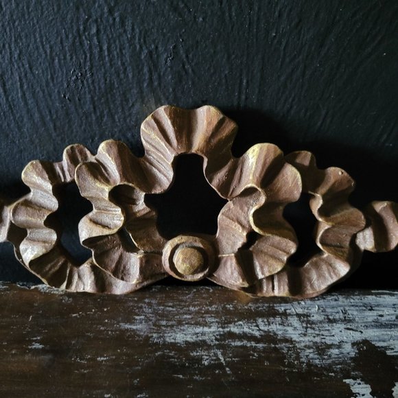 House Parts Inc Reproduction of Vintage Bow Plaque, Window Trim, Door Trim Resin - Picture 2 of 4